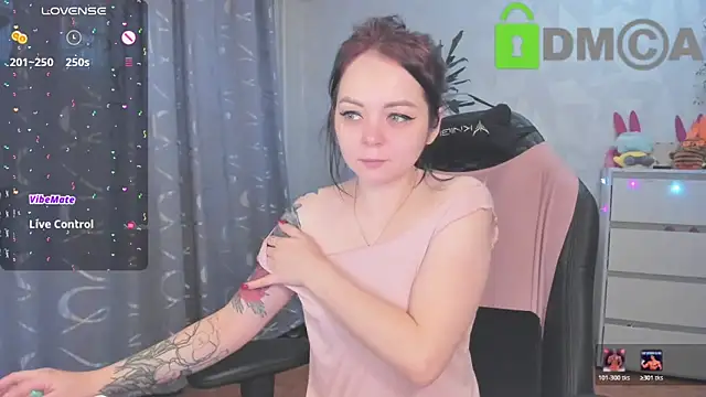 AnnyHoney  online show from 12.14.25