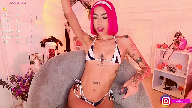 Snapshot of Mely-taylor chatting on 10.12.25 Mely-taylor online show from 10.12.25