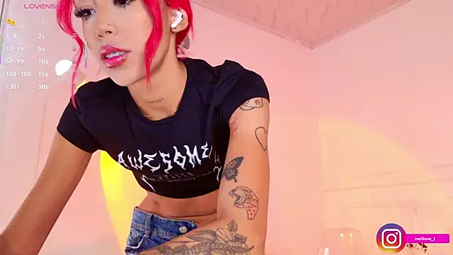 Snapshot of Mely-taylor chatting on 11.02.25 Mely-taylor online show from 11.02.25