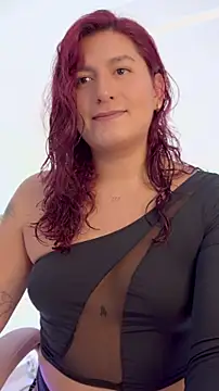 Snapshot of ari_artis chatting on 09.13.25 ari artis online show from 09.13.25