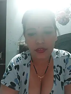 Snapshot of Poojabhabi101 chatting on 02.17.26 Poojabhabi101 online show from 02.17.26