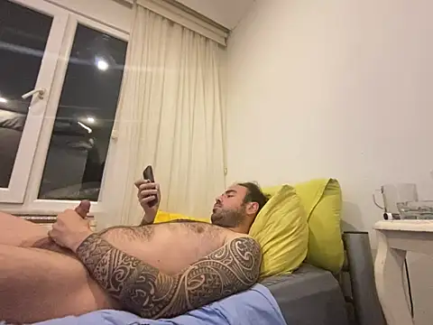 Snapshot of constantine_01 chatting on 12.04.24 constantine 01 online show from 12.04.24