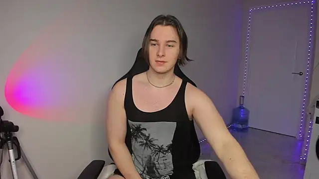 Snapshot of Vincent_Strong chatting on 01.12.25 Vincent Strong online show from 01.12.25