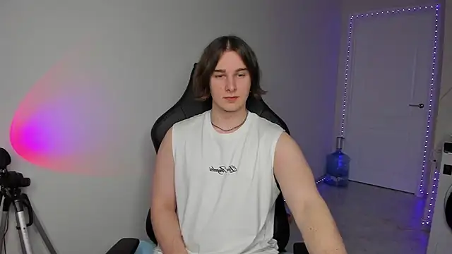 Snapshot of Vincent_Strong chatting on 01.27.25 Vincent Strong online show from 01.27.25