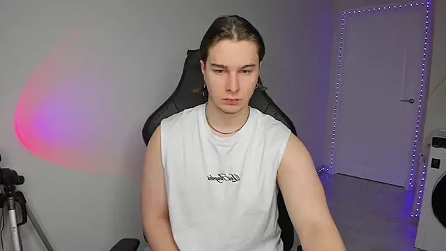 Snapshot of Vincent_Strong chatting on 02.03.25 Vincent Strong online show from 02.03.25