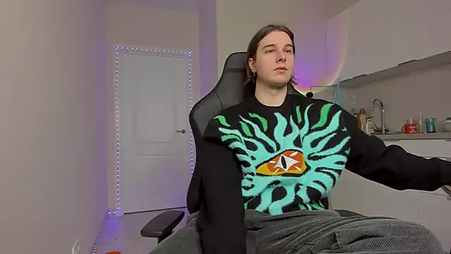 Snapshot of Vincent_Strong chatting on 02.26.25 Vincent Strong online show from 02.26.25