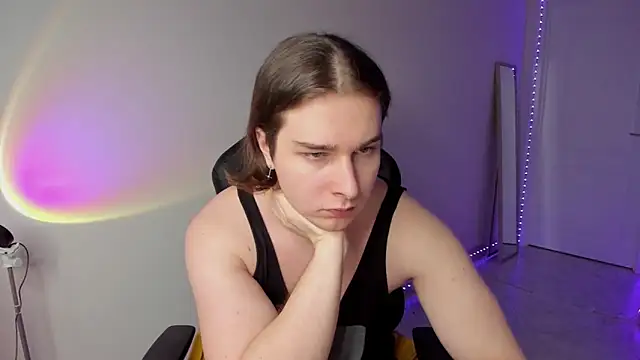 Snapshot of Vincent_Strong chatting on 03.17.25 Vincent Strong online show from 03.17.25