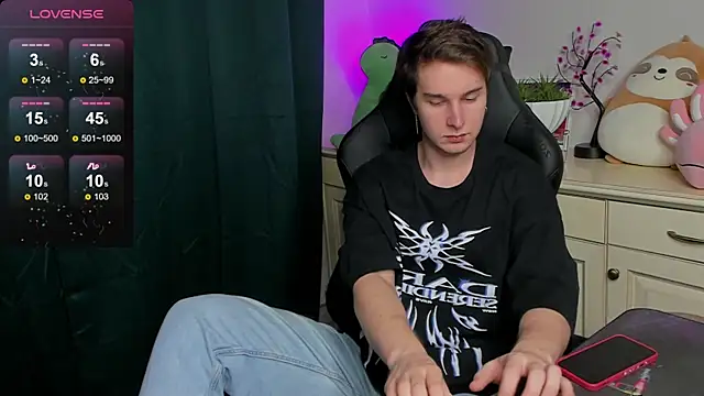 Snapshot of Vincent_Strong chatting on 09.16.25 Vincent Strong online show from 09.16.25