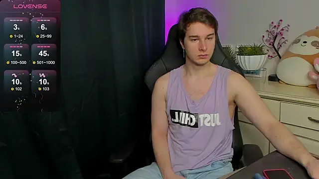 Snapshot of Vincent_Strong chatting on 09.21.25 Vincent Strong online show from 09.21.25