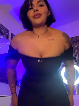 GigiiStone online show from 11.05.25