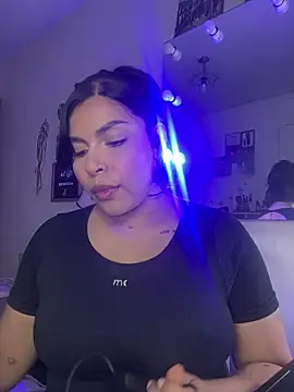 Snapshot of GigiiStone chatting on 01.14.26 GigiiStone online show from 01.14.26