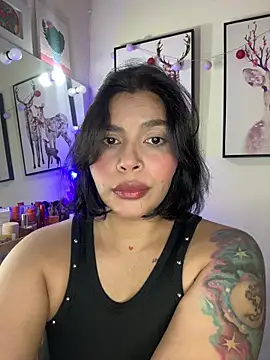 Snapshot of GigiiStone chatting on 01.16.26 GigiiStone online show from 01.16.26