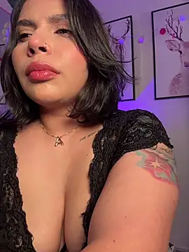 Snapshot of GigiiStone chatting on 03.11.26 GigiiStone online show from 03.11.26