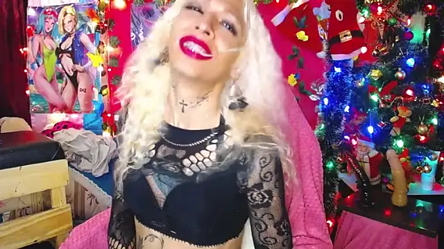 Snapshot of flaquita_corall chatting on 12.16.25 flaquita corall online show from 12.16.25