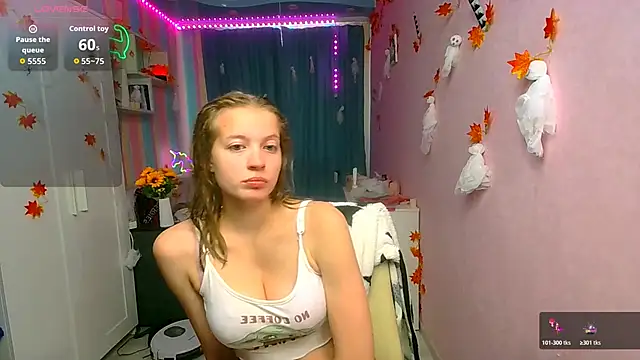 Snapshot of __Aphrodita__wow__ chatting on 10.24.25   Aphrodita  wow   online show from 10.24.25