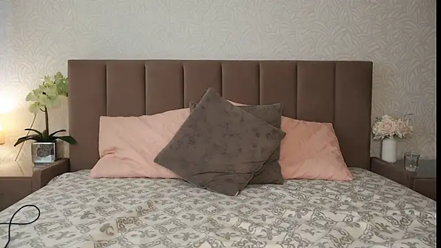 honeyed poison online show from 11.27.25