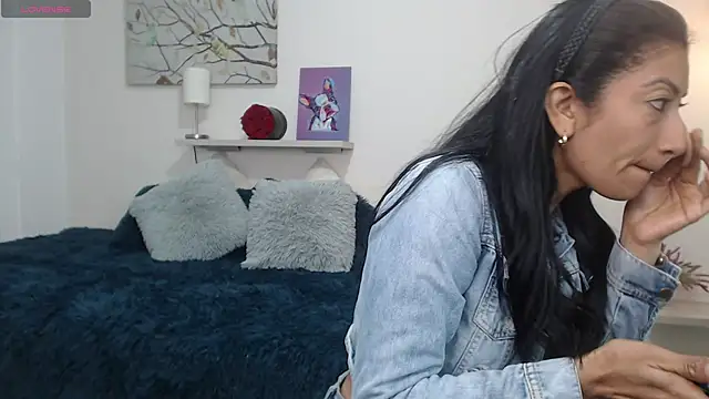 sofia perez    online show from 01.11.26