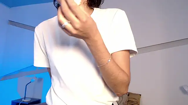 hot little bunny online show from 10.21.25