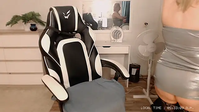 Snapshot of Lola_Richie chatting on 12.09.24 Lola Richie online show from 12.09.24