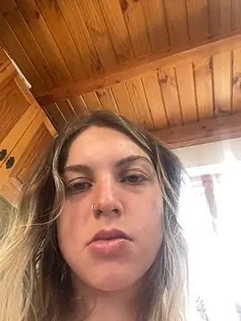 Snapshot of SrMonoYAlba chatting on 12.19.24 SrMonoYAlba online show from 12.19.24
