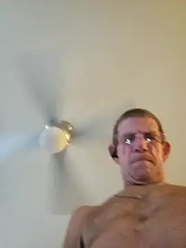 Snapshot of Daza67 chatting on 12.15.25 Daza67 online show from 12.15.25