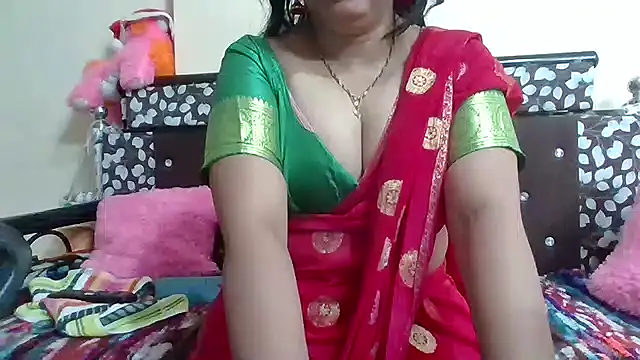 Snapshot of NautyBabe chatting on 10.30.25 NautyBabe online show from 10.30.25