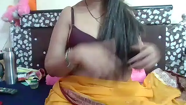 Snapshot of NautyBabe chatting on 12.18.25 NautyBabe online show from 12.18.25