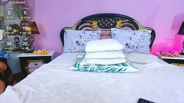 Snapshot of MyaJenson chatting on 11.19.25 MyaJenson online show from 11.19.25