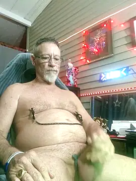 Snapshot of Daddysthick chatting on 02.19.25 Daddysthick online show from 02.19.25