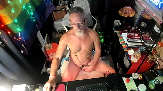 Snapshot of Daddysthick chatting on 09.26.25 Daddysthick online show from 09.26.25