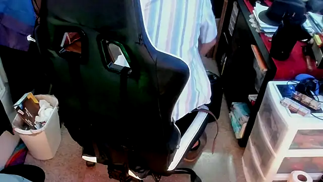 Snapshot of Daddysthick chatting on 11.23.25 Daddysthick online show from 11.23.25