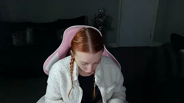 Snapshot of Red_firesquirt chatting on 02.20.25 Red firesquirt online show from 02.20.25