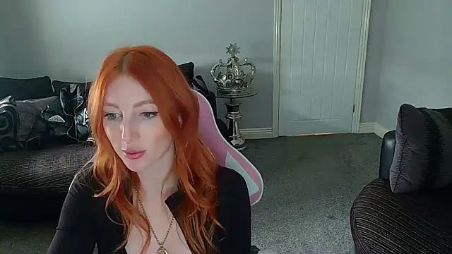 Snapshot of Red_firesquirt chatting on 03.10.25 Red firesquirt online show from 03.10.25