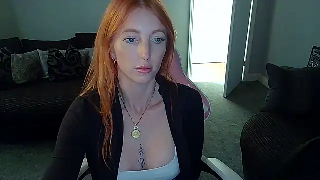 Snapshot of Red_firesquirt chatting on 09.12.25 Red firesquirt online show from 09.12.25