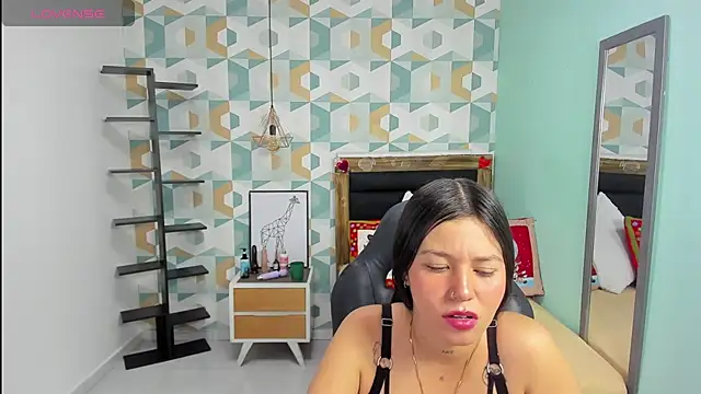 Snapshot of LORENADAVIES chatting on 12.02.25 LORENADAVIES online show from 12.02.25