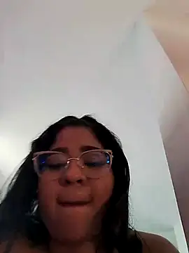 Snapshot of Yelly chatting on 02.12.26 Yelly online show from 02.12.26