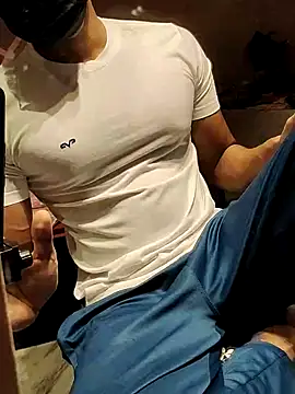 Snapshot of xxxhugedick0001 chatting on 02.24.25 xxxhugedick0001 online show from 02.24.25