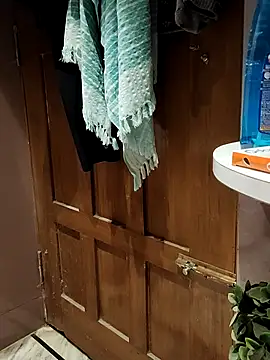 Snapshot of xxxhugedick0001 chatting on 10.23.25 xxxhugedick0001 online show from 10.23.25