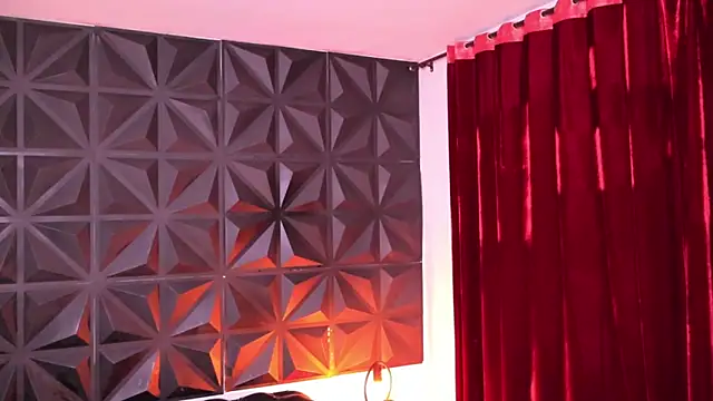 Misselektra   online show from 02.13.25