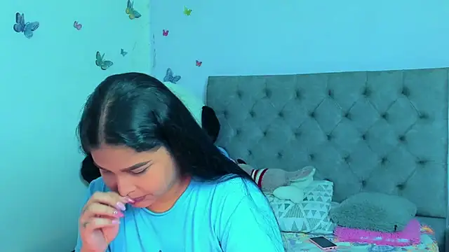 mabellfox online show from 02.28.25