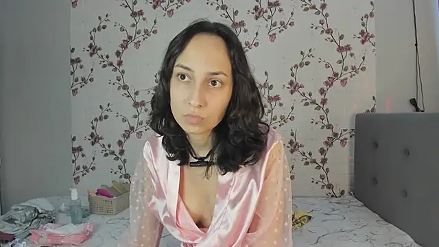 Alisagold90 online show from 02.15.25