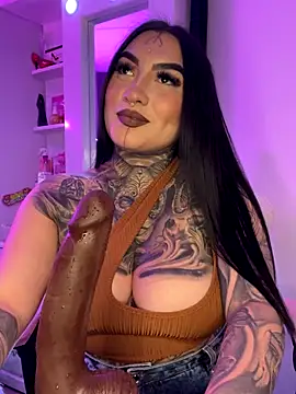 CloeeBeckam online show from 12.02.25