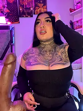 Snapshot of CloeeBeckam chatting on 01.11.26 CloeeBeckam online show from 01.11.26