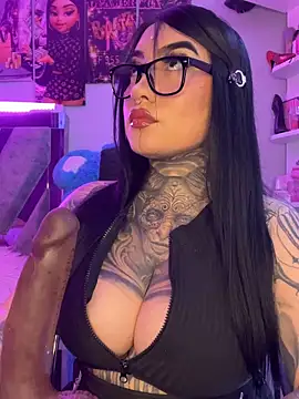 Snapshot of CloeeBeckam chatting on 02.21.26 CloeeBeckam online show from 02.21.26