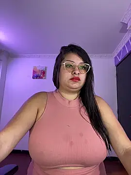 MiiaaJoness online show from 12.18.25