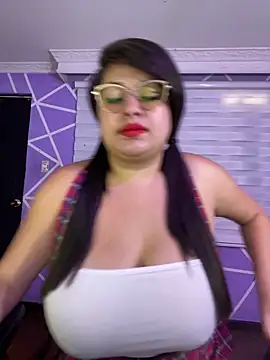 MiiaaJoness online show from 02.04.26