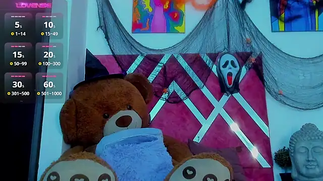 Snapshot of JacoLive chatting on 10.25.25 JacoLive online show from 10.25.25