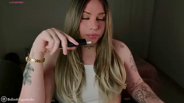 Snapshot of IsabellaFigueredo__ chatting on 03.13.26 IsabellaFigueredo online show from 03.13.26