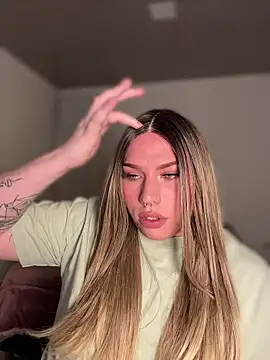 Snapshot of IsabellaFigueredo__ chatting on 03.18.26 IsabellaFigueredo online show from 03.18.26