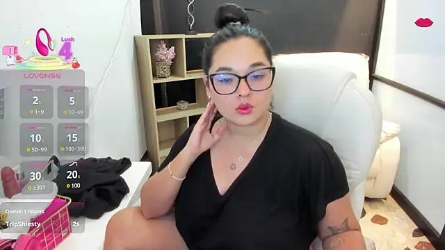 Snapshot of CelesteBrucee chatting on 02.08.25 CelesteBrucee online show from 02.08.25